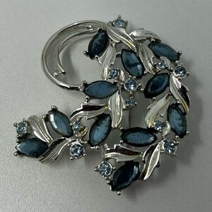 Vintage Sarah Coventry "Blue Champagne" Brooch